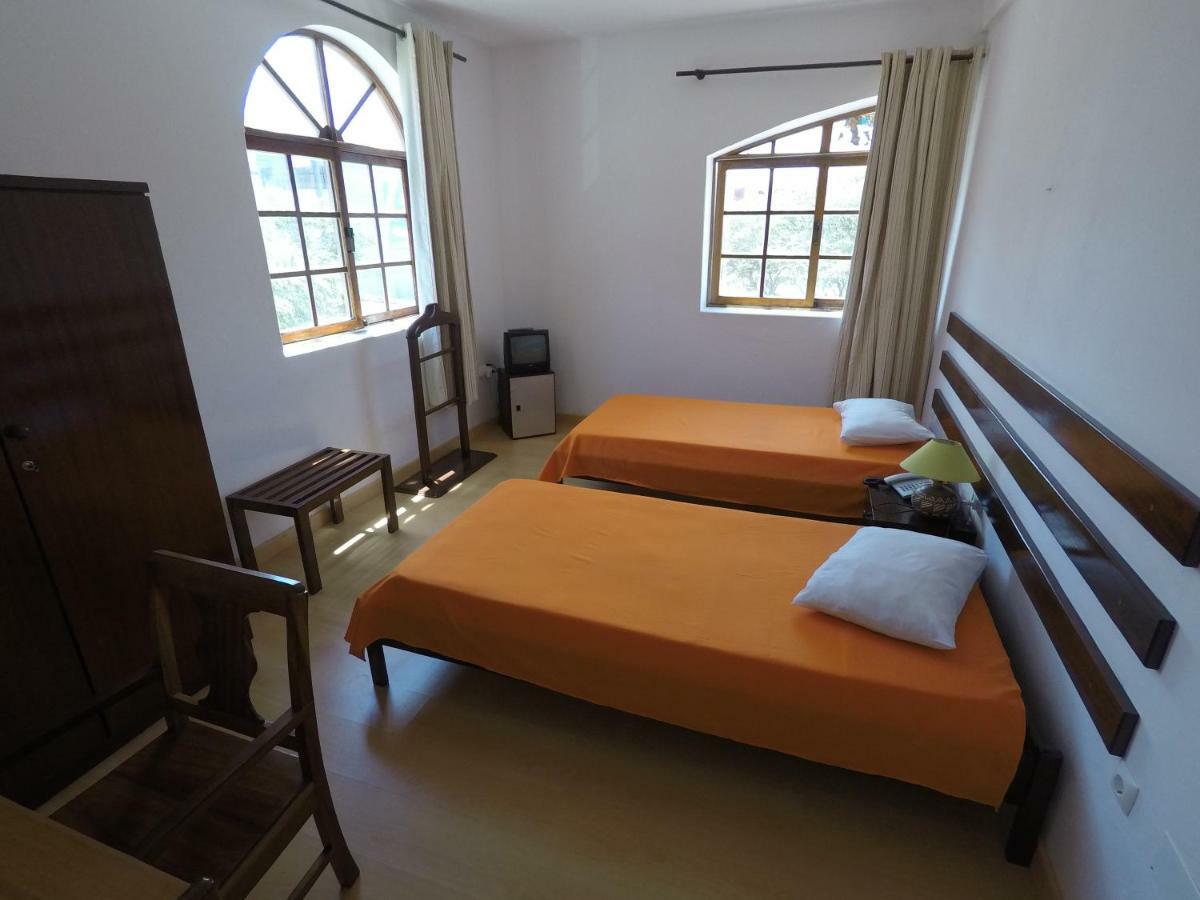 Bed And Breakfast Residencial Maravilha Mindelo Zewnętrze zdjęcie